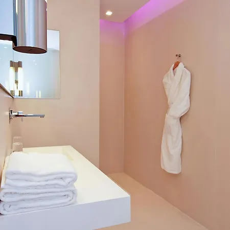 De Bourgtheroulde, Autograph Collection