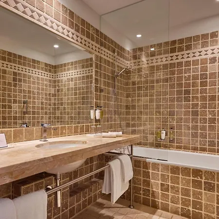 Ξενοδοχείο De Bourgtheroulde, Autograph Collection 5*