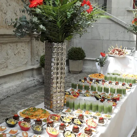 De Bourgtheroulde, Autograph Collection 5* Rouen