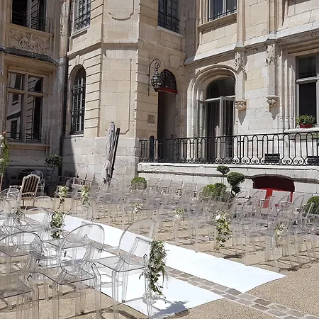 Hotel De Bourgtheroulde, Autograph Collection