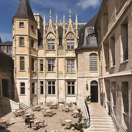 De Bourgtheroulde, Autograph Collection 5*