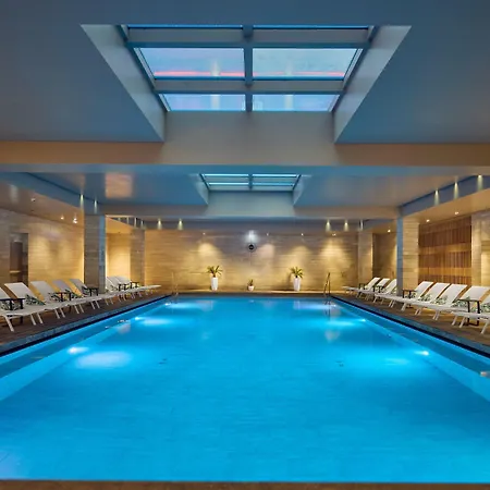 De Bourgtheroulde, Autograph Collection 5*