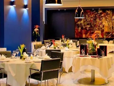 De Bourgtheroulde, Autograph Collection