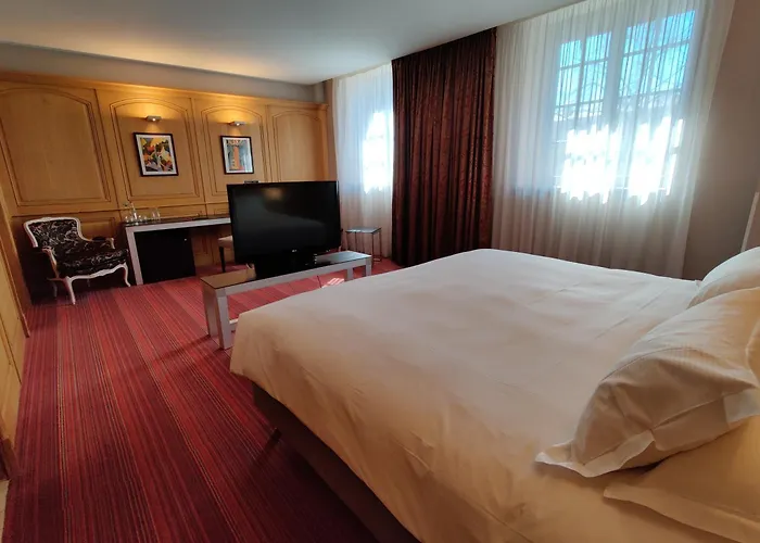 De Bourgtheroulde, Autograph Collection Rouen