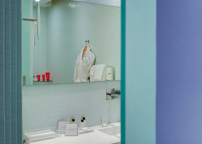 De Bourgtheroulde, Autograph Collection